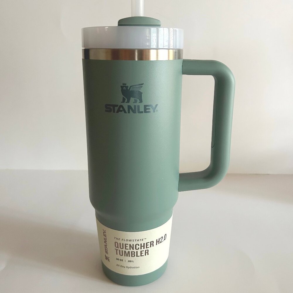New w/ tag Stanley The Flowstate Quencher H2.0 30 oz. Tumbler-Shale Matted Green